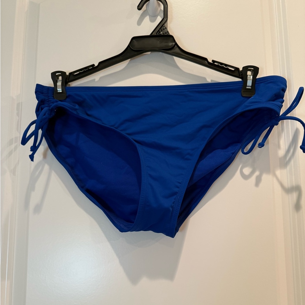 Liz Claiborne Blue Patterned Women's Swim Top and bottoms - Picture 4 of 6